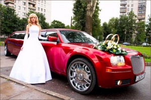 limuzin 300x199 Автомобиль на свадьбу   одна из самых важных составляющих свадебной церемонии